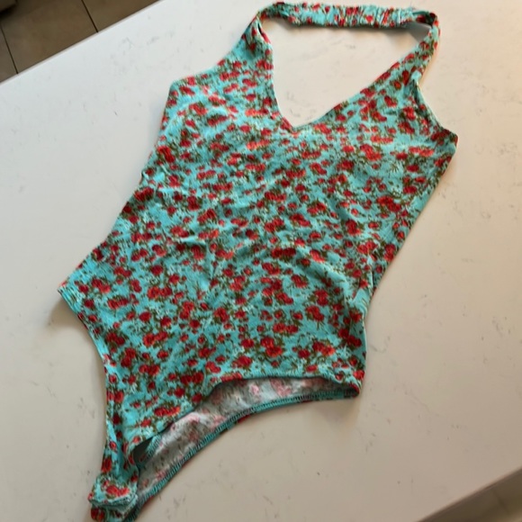 4 ITEMS for $25!!! GUESS Bodysuit - Picture 1 of 6